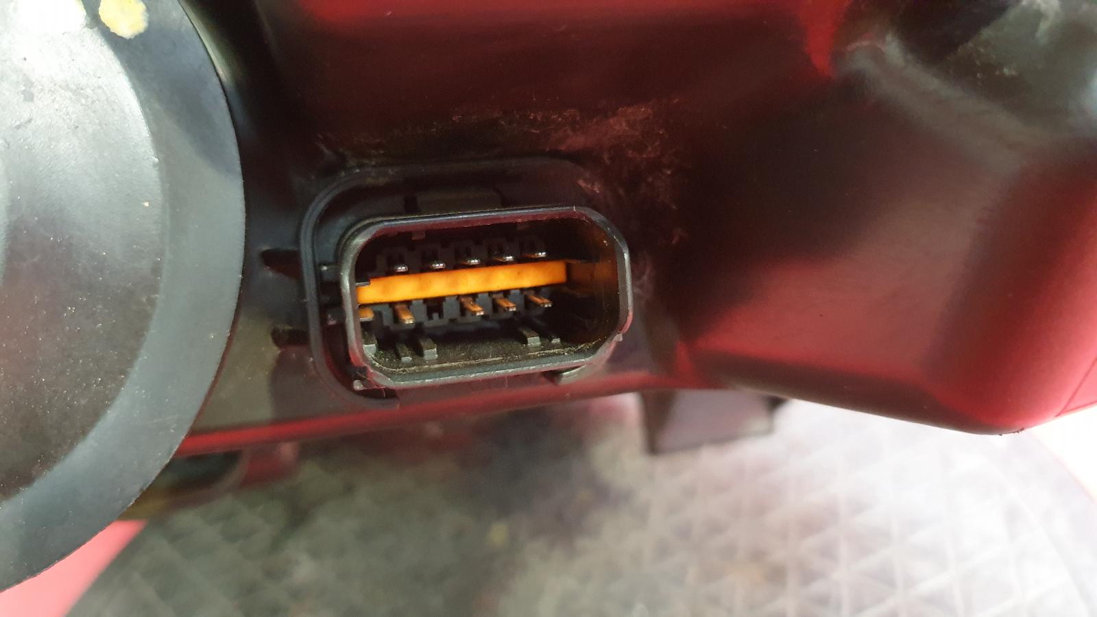 R Headlamp C4 Picasso Citroen 2013 