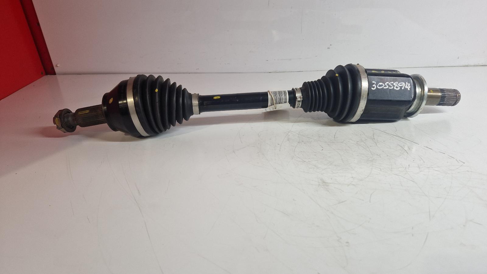 View Auto part Right Driveshaft Land Rover Defender 2024