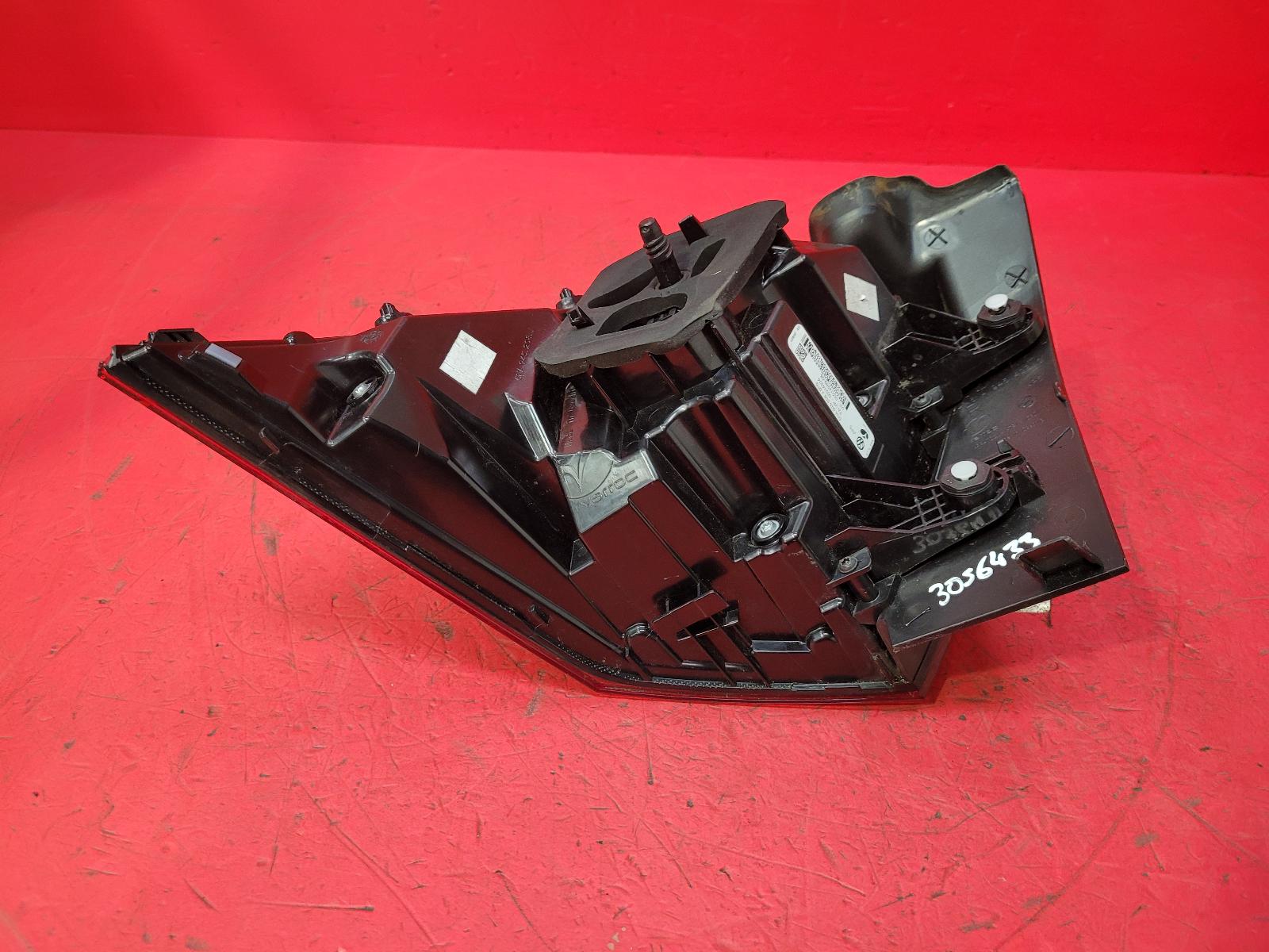 R Taillight Tiguan Volkswagen 2021 