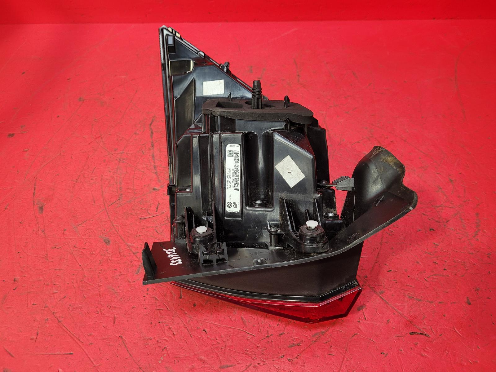 R Taillight Tiguan Volkswagen 2021 