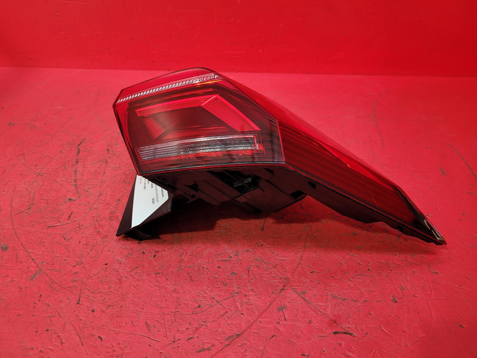 R Taillight Tiguan Volkswagen 2021 