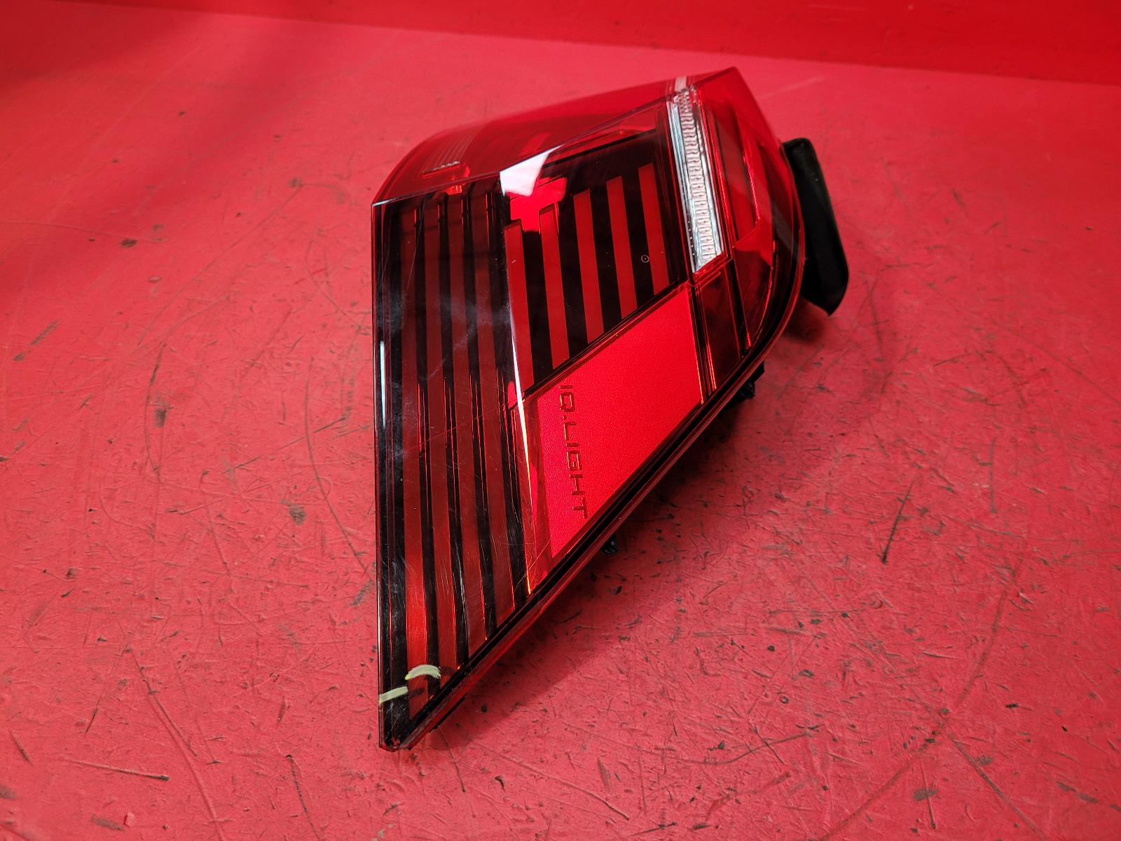 R Taillight Tiguan Volkswagen 2021