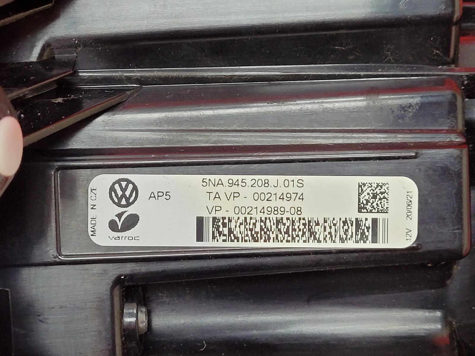 R Taillight Tiguan Volkswagen 2021 