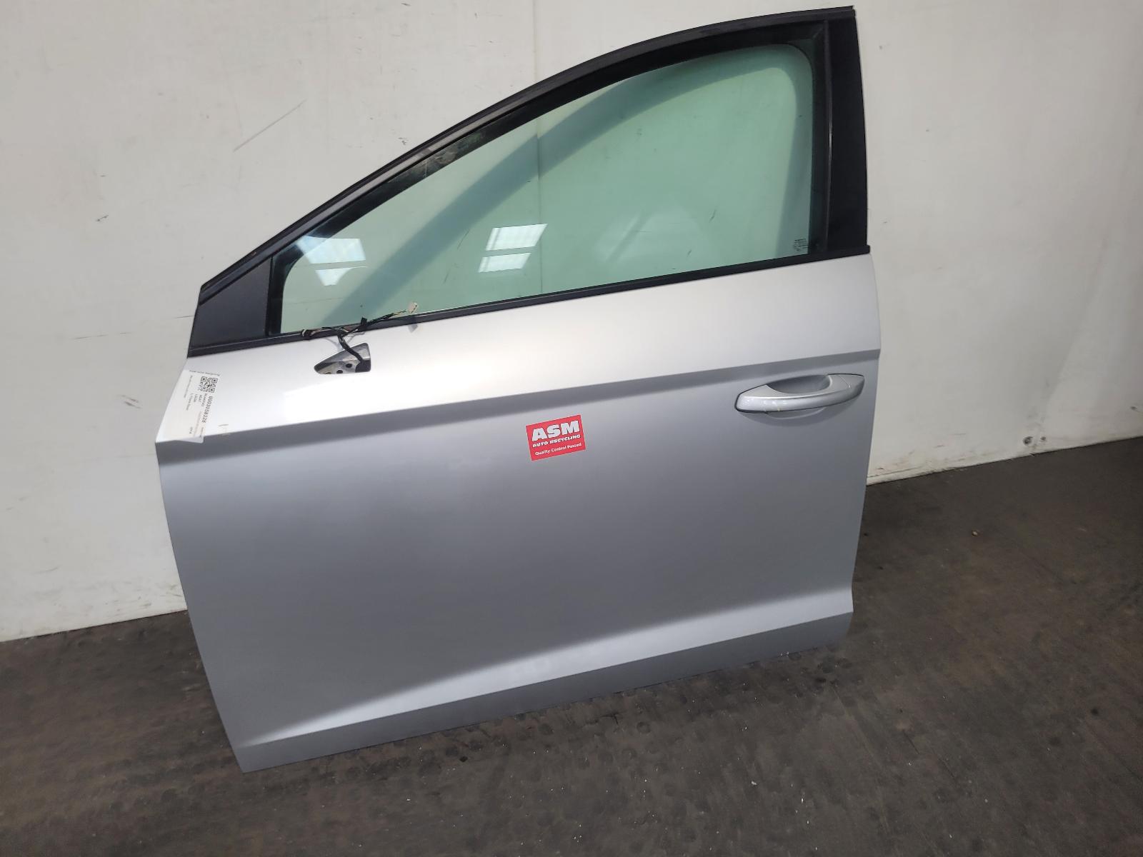 L Front Door Leon Seat 2014