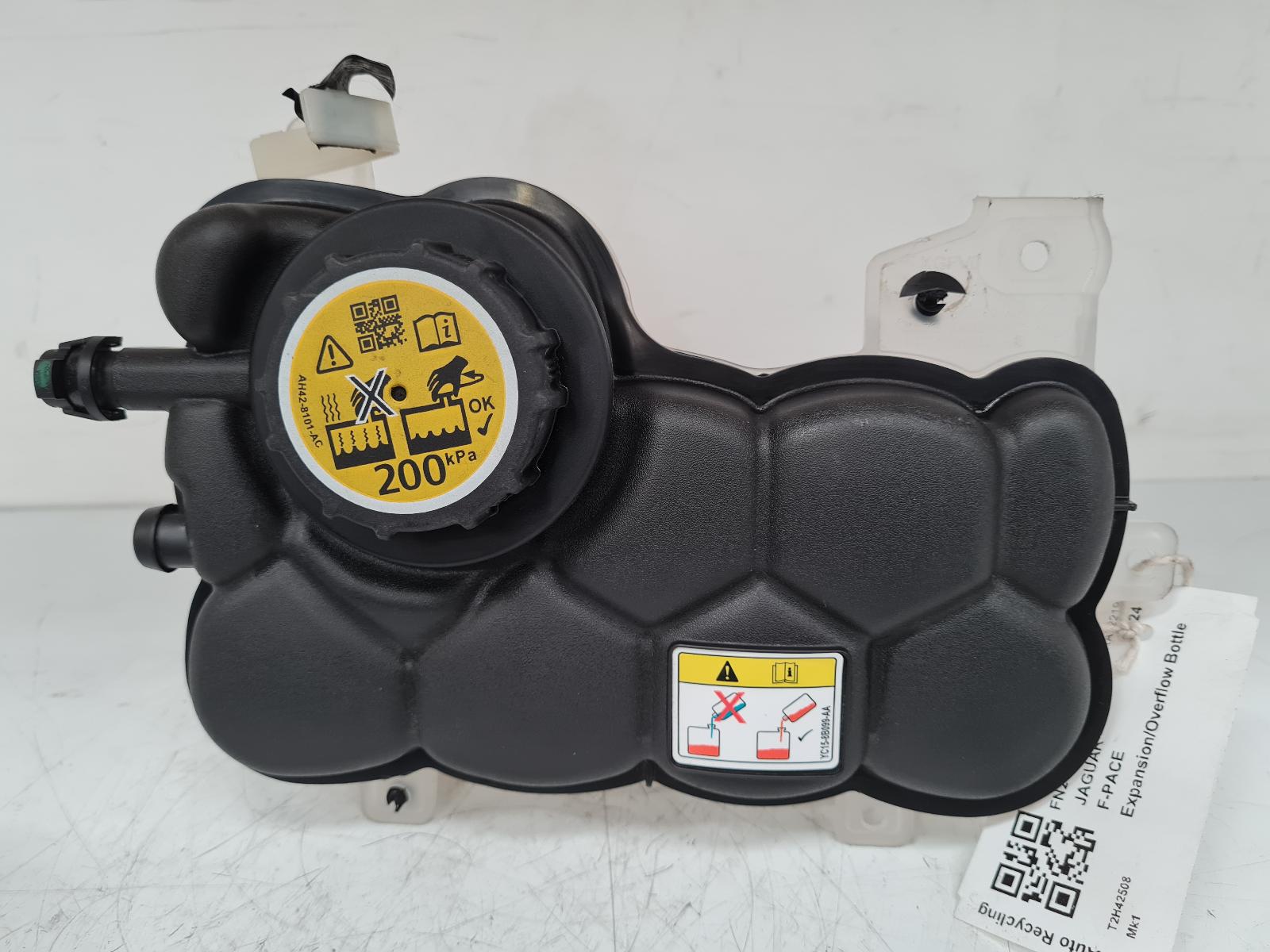 View Auto part Overflow Bottle Jaguar F-pace 2024