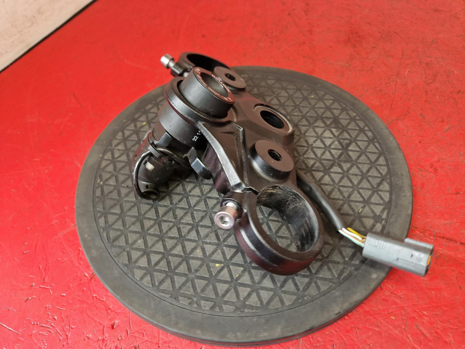 Comp.Lock Set + Keys Street Triple 765 Triumph 2021