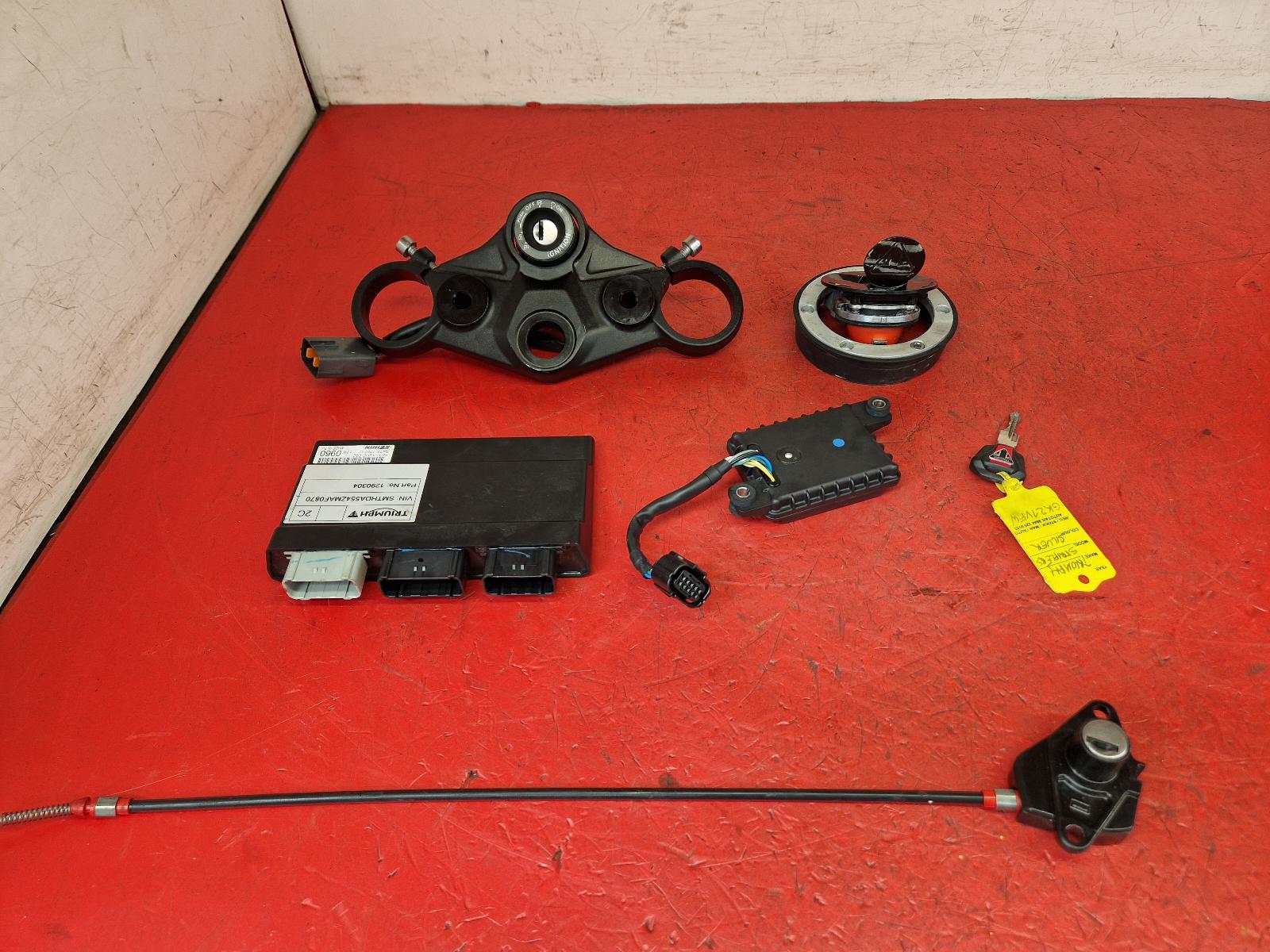 Comp.Lock Set + Keys Street Triple 765 Triumph 2021