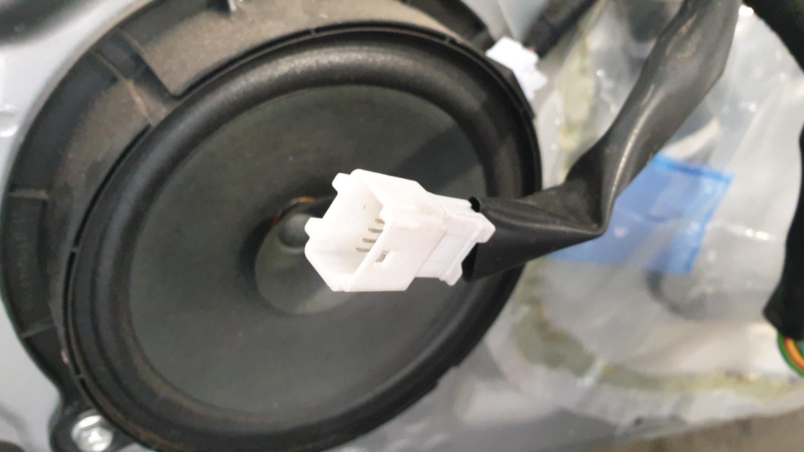 R Front Door Note Nissan 2014 