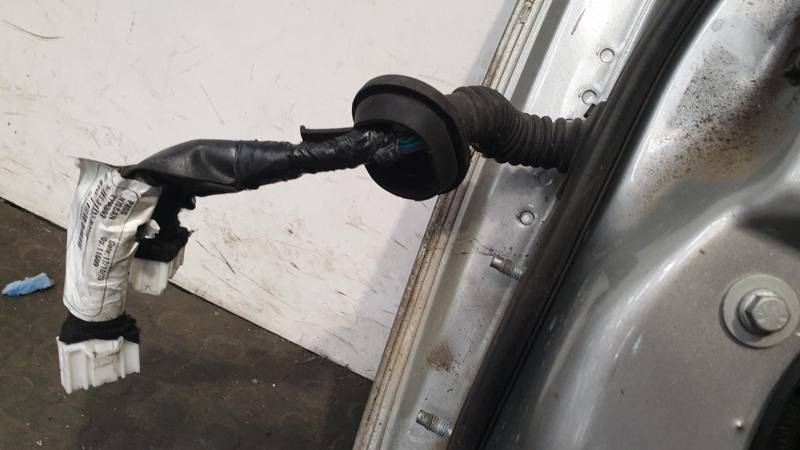 R Front Door Note Nissan 2014