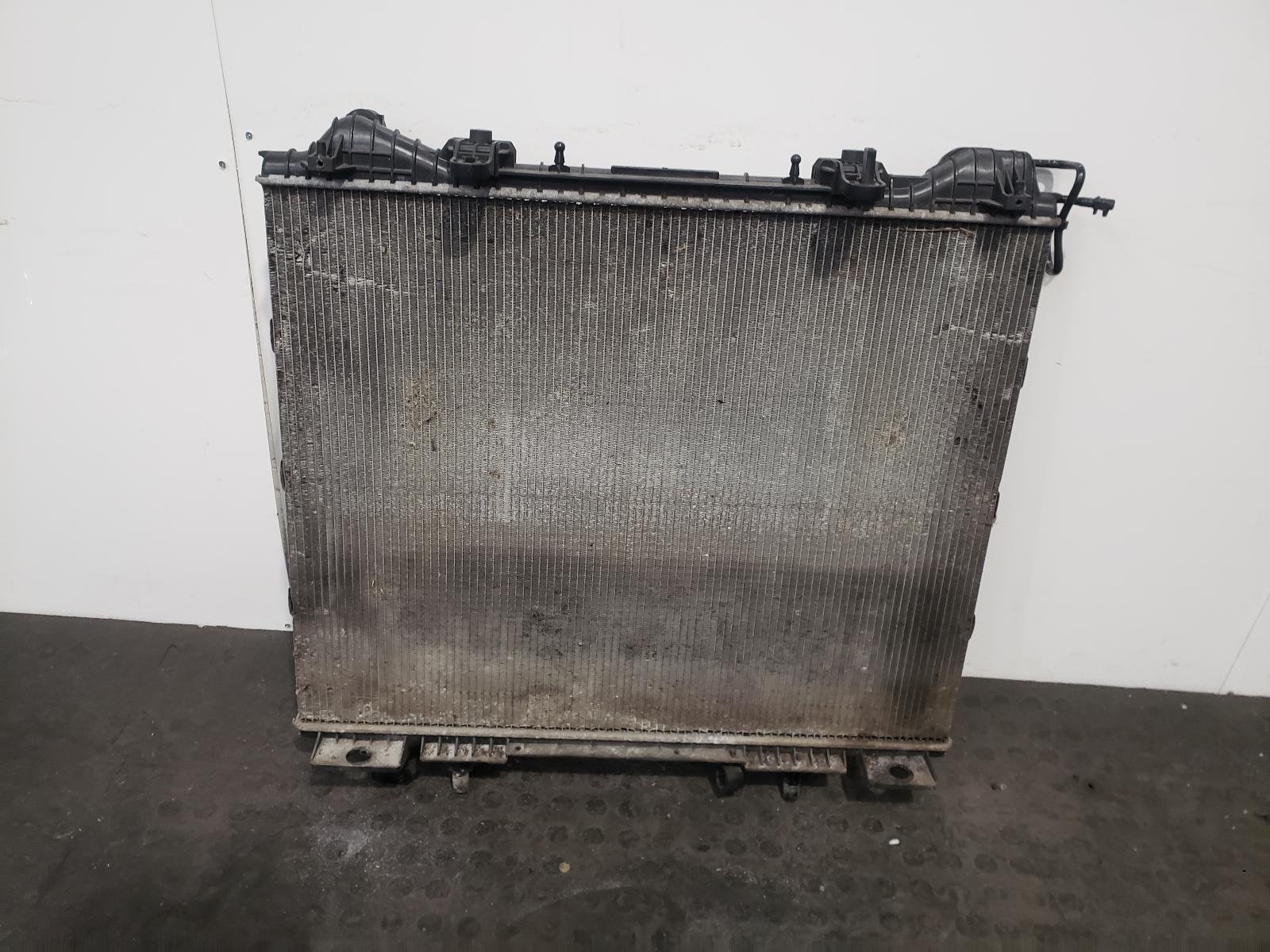 View Auto part Radiator Land Rover Defender 2021