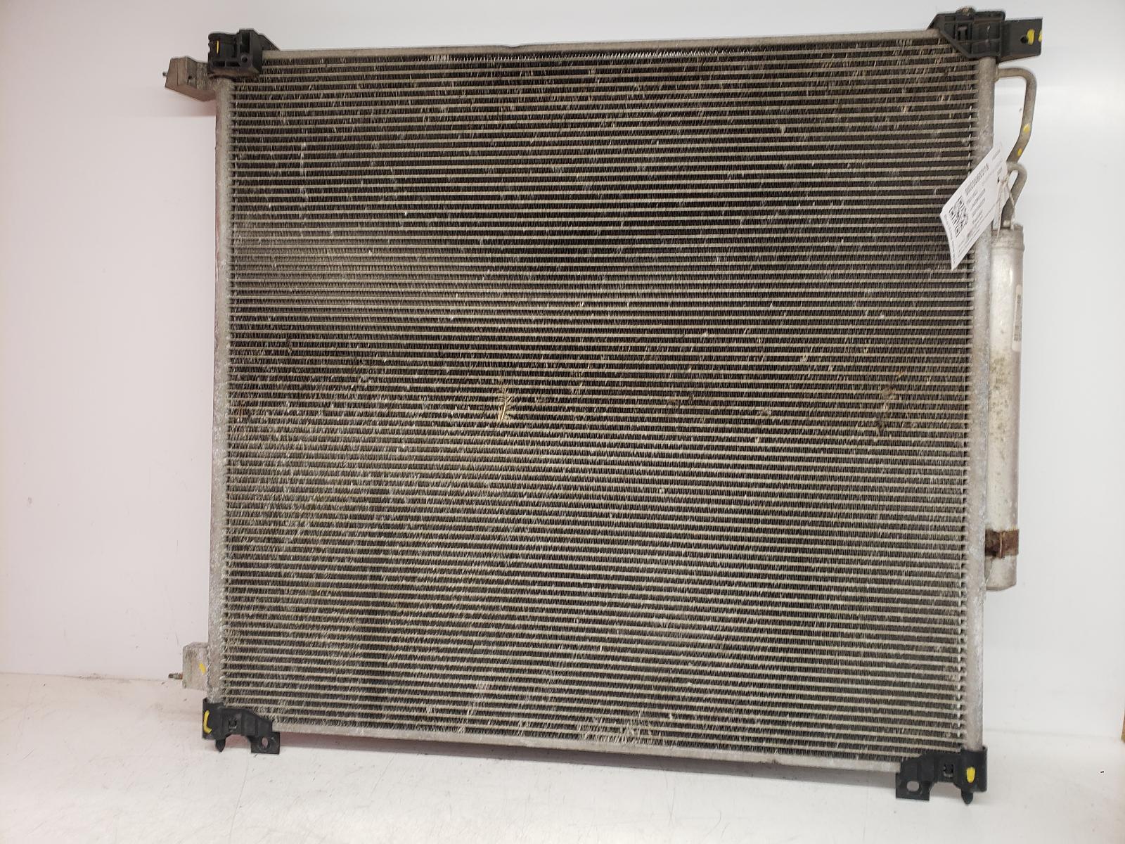View Auto part Radiator Land Rover Defender 2021