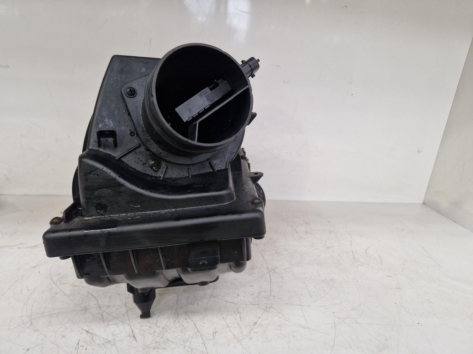 View Auto part Air Cleaner/Box Land Rover Range Rover Sport 2021