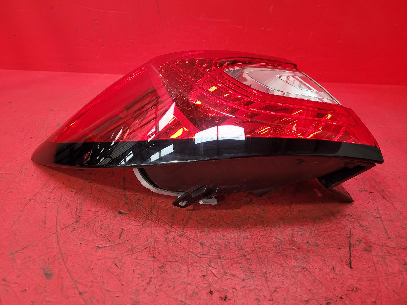 L Taillight Captur Renault 2015 