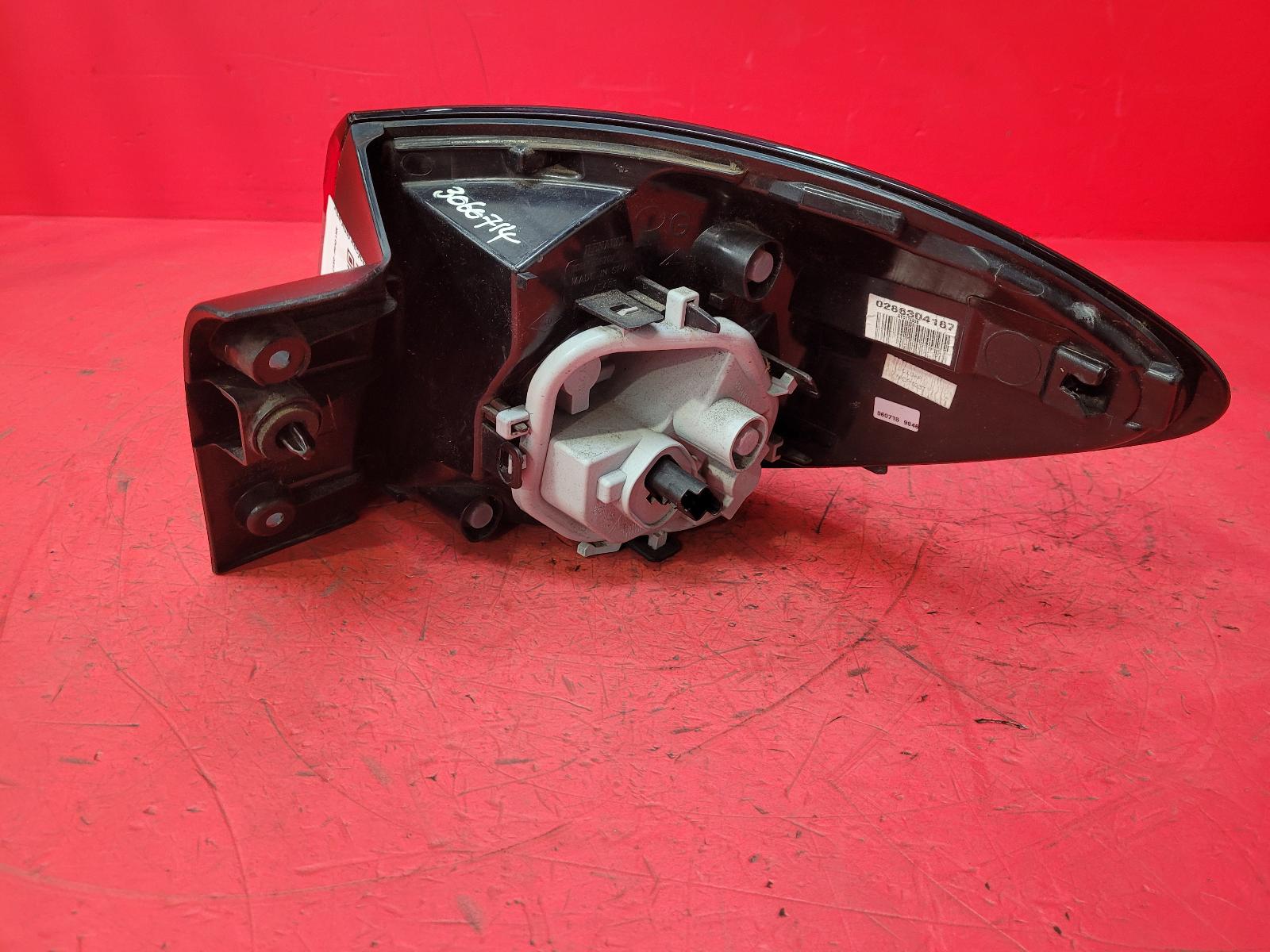 L Taillight Captur Renault 2015 