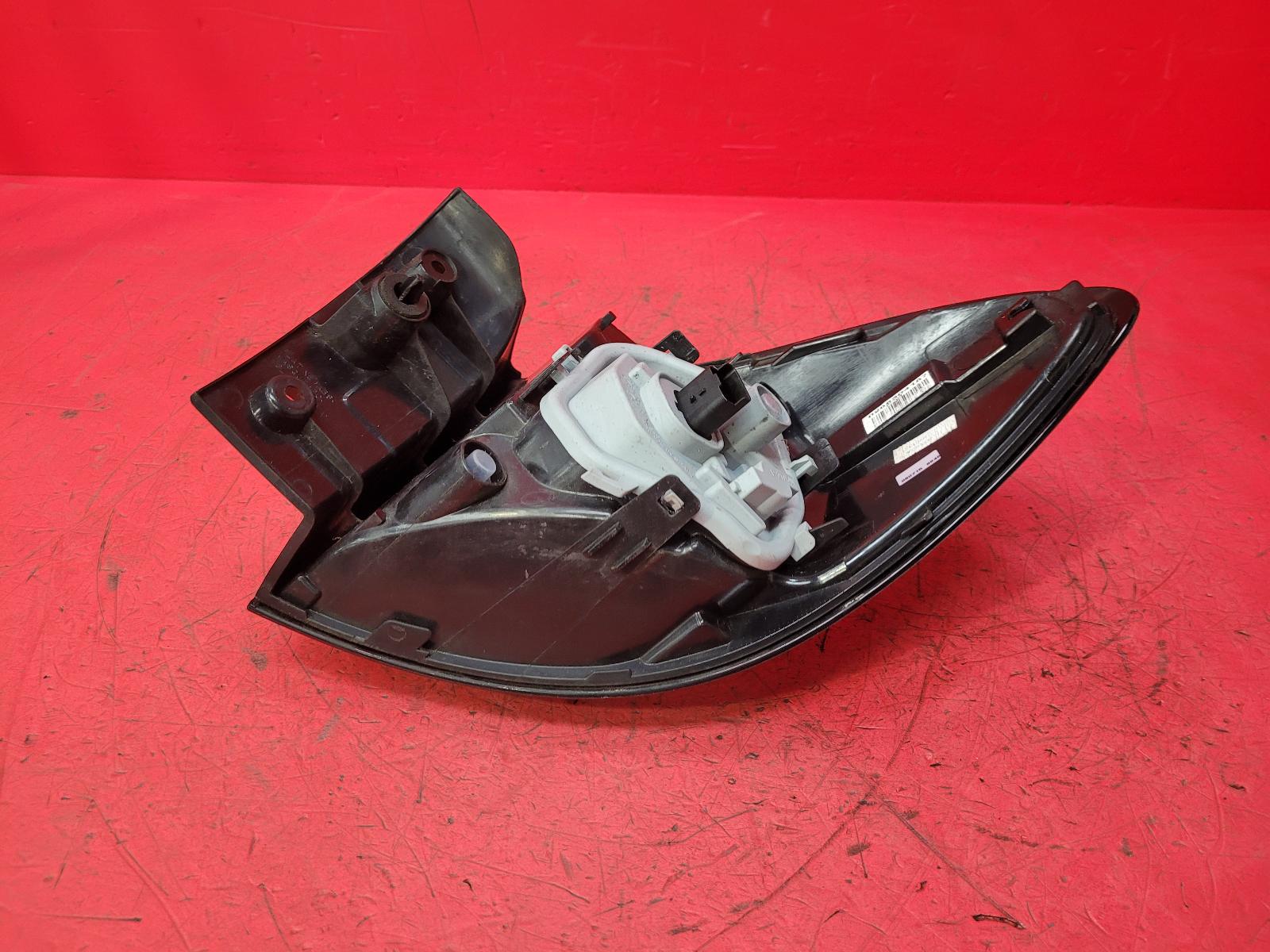 L Taillight Captur Renault 2015 