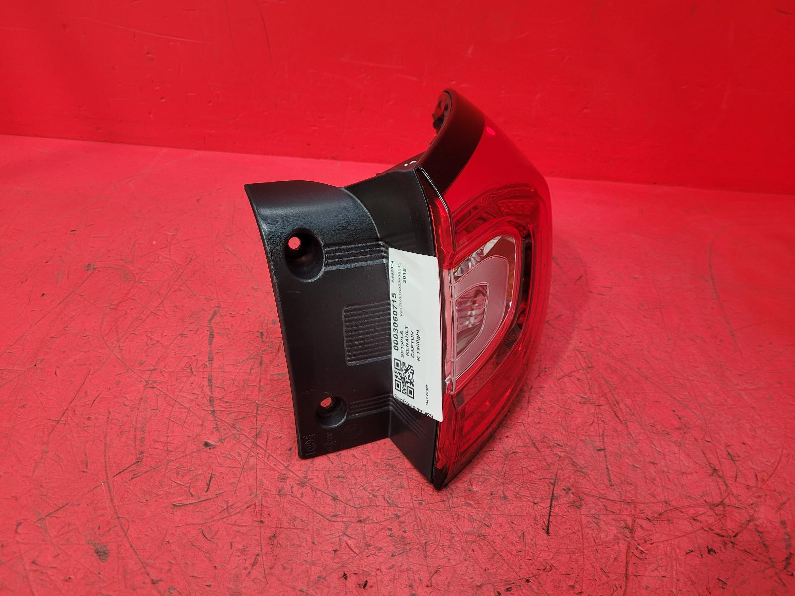R Taillight Captur Renault 2015