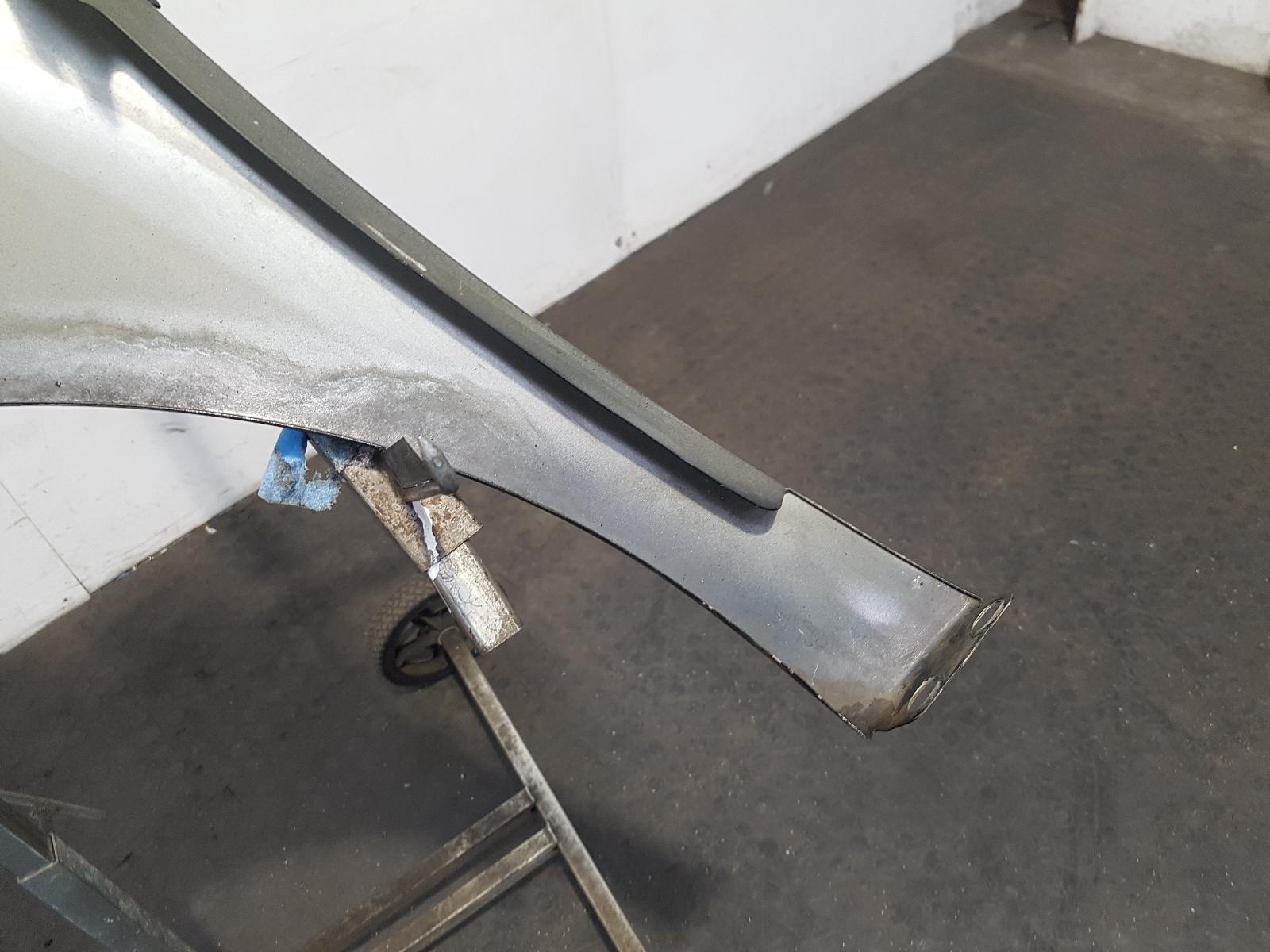 R Wing Meriva Vauxhall 2011