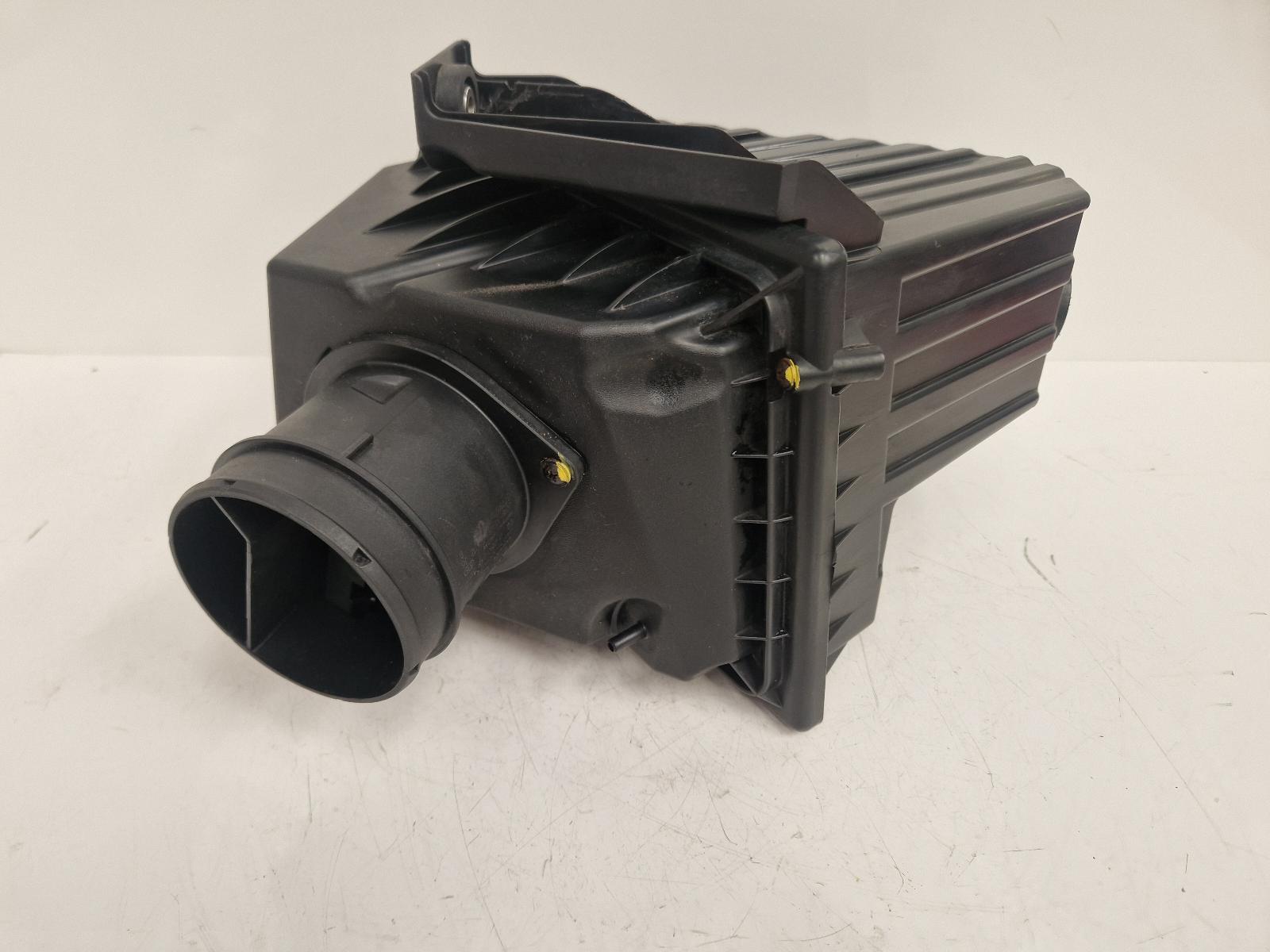View Auto part Air Cleaner/Box Land Rover Discovery Sport 2018