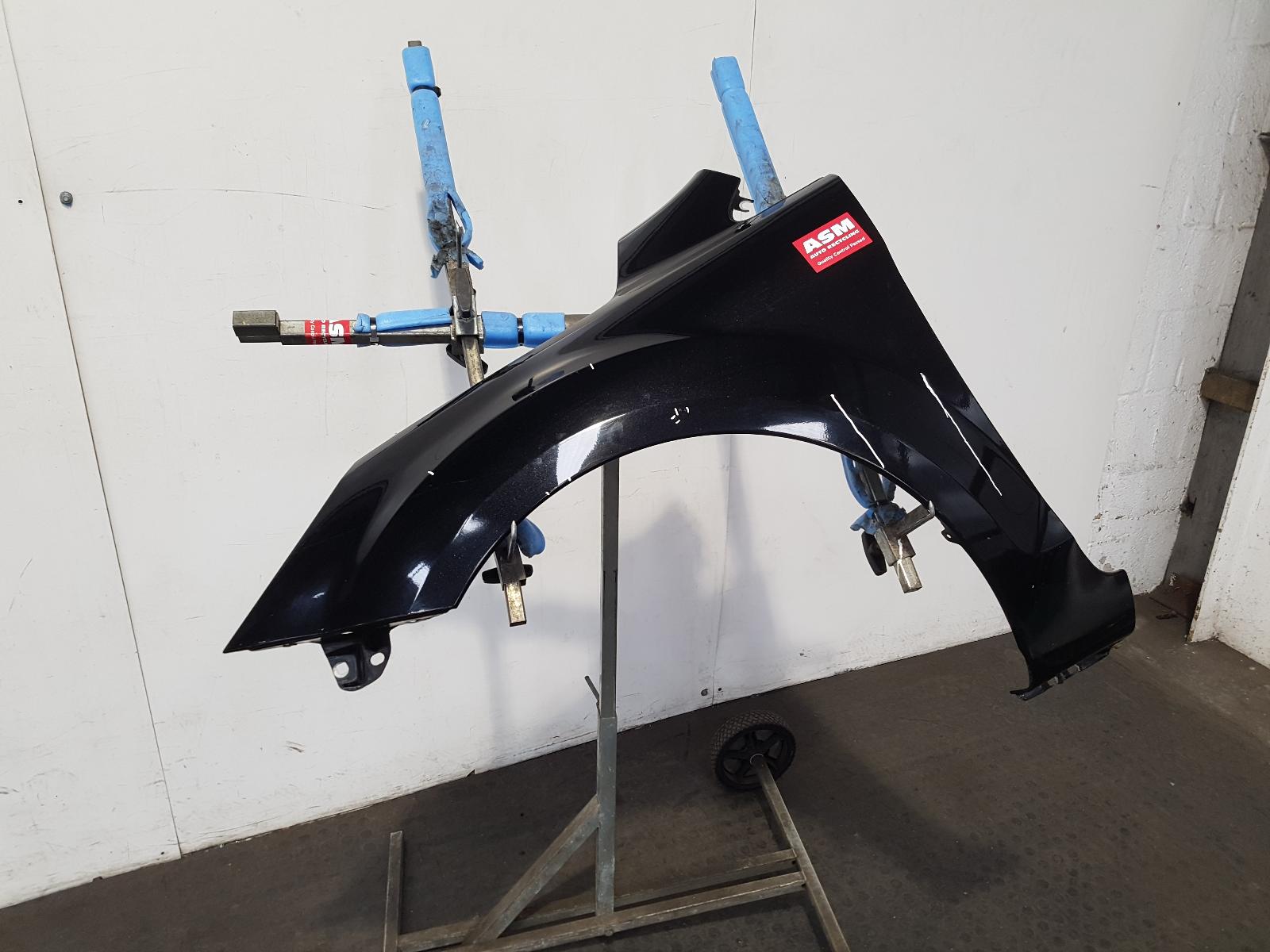 L Wing Focus Ford 2009 