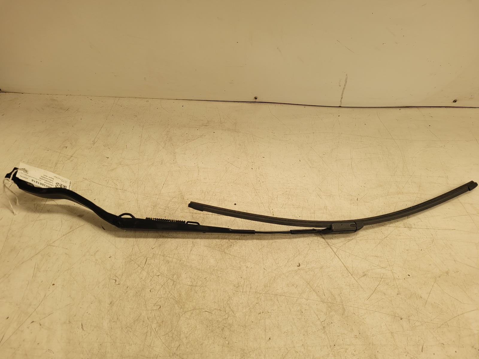View Auto part Wiper Arm Land Rover Discovery 2023