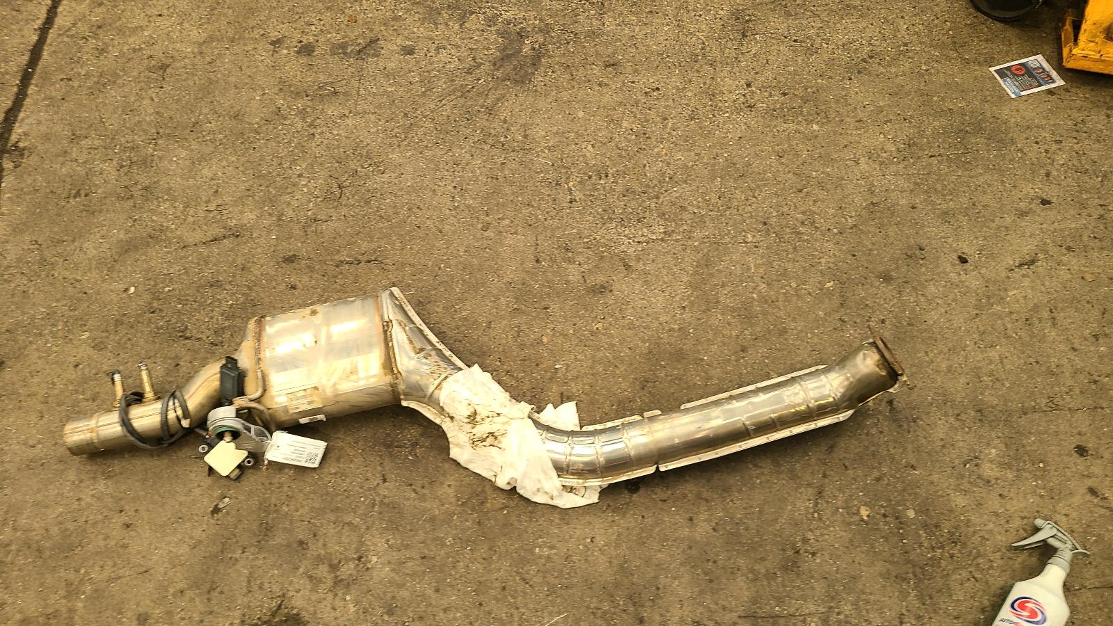 View Auto part Catalytic Converter Land Rover Defender 2023