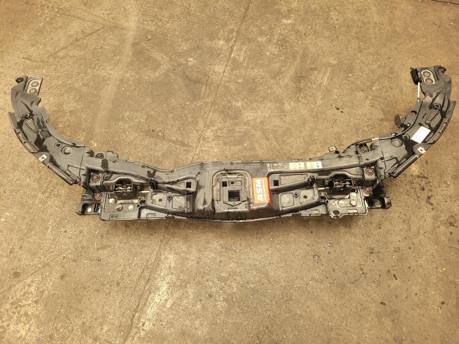 View Auto part Front Panel Land Rover Discovery Sport 2020