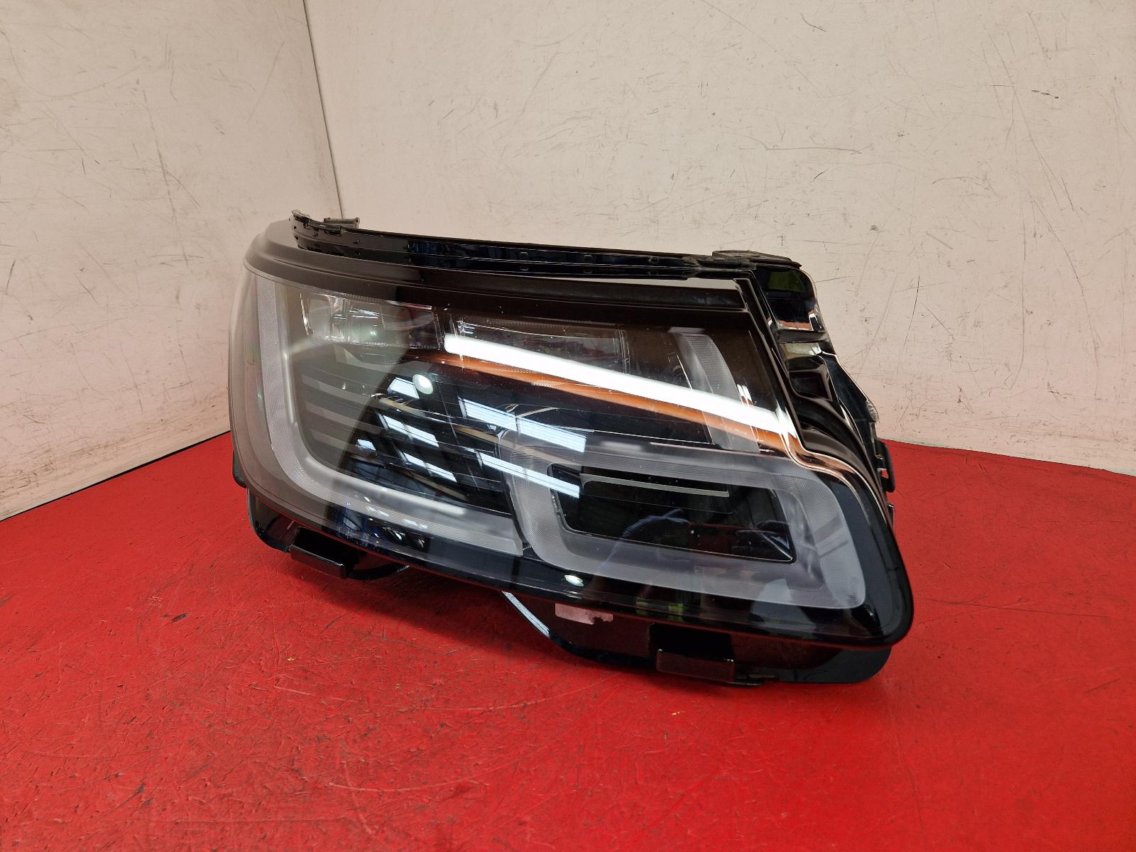 R Headlamp Range Rover Land Rover 2019