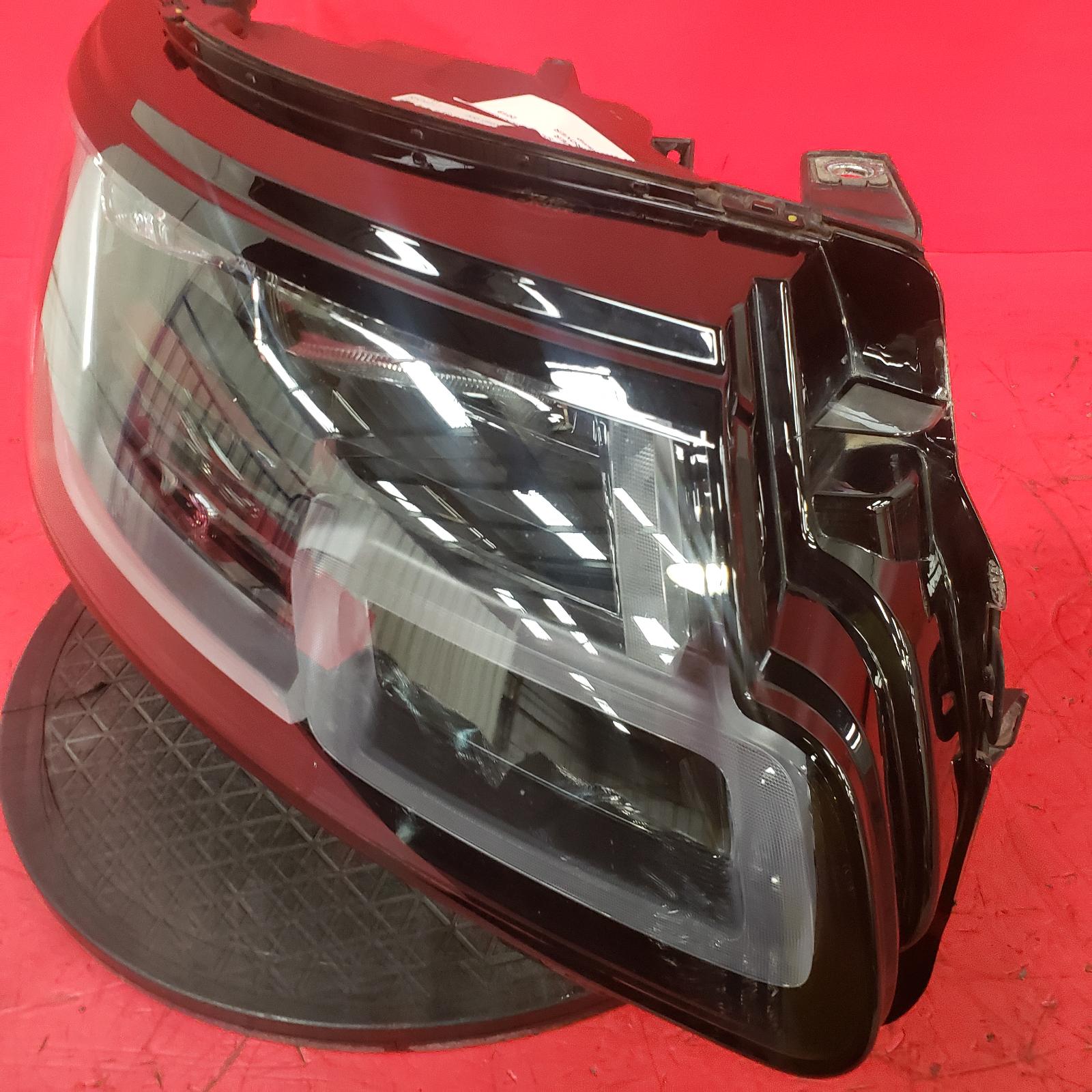 R Headlamp Range Rover Land Rover 2019 