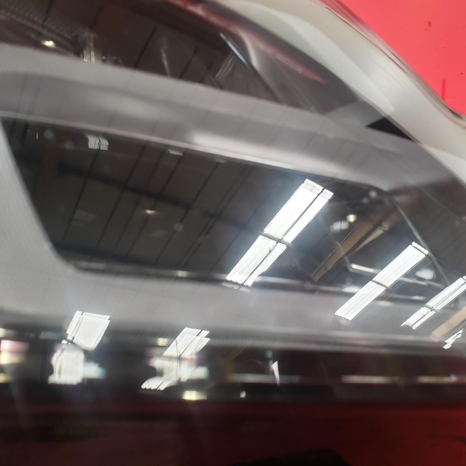 R Headlamp Range Rover Land Rover 2019 