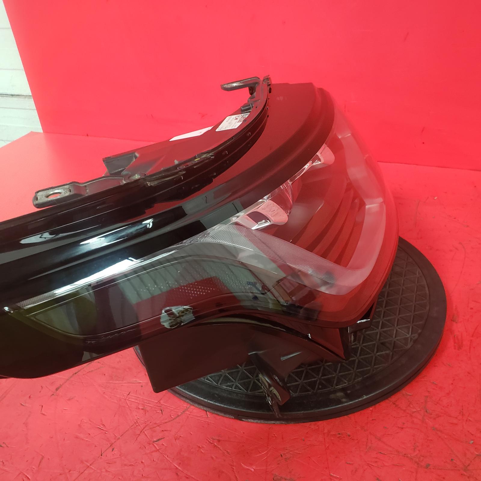 R Headlamp Range Rover Land Rover 2019 