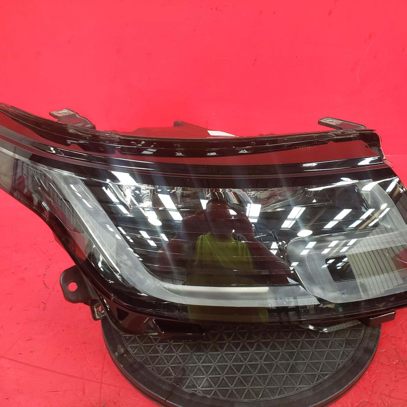 R Headlamp Range Rover Land Rover 2019
