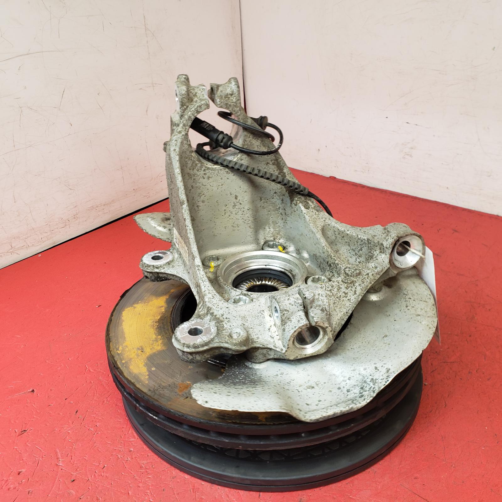 RF Hub/Stub Axle Assembly Clubman Mini (bmw) 2019