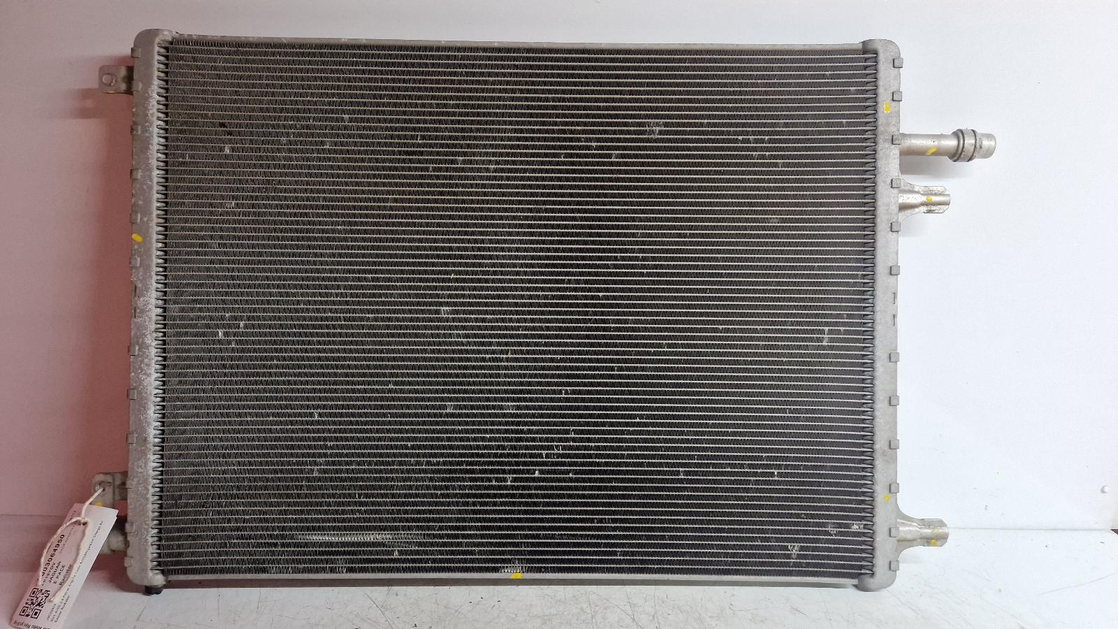 View Auto part Radiator Jaguar E Pace 2019