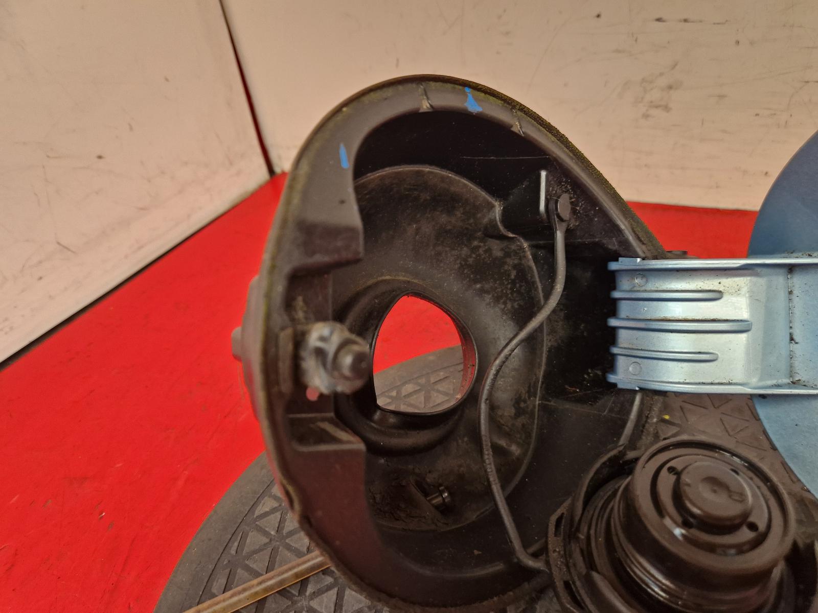 Fuel Filler Flap Golf Volkswagen 2010 