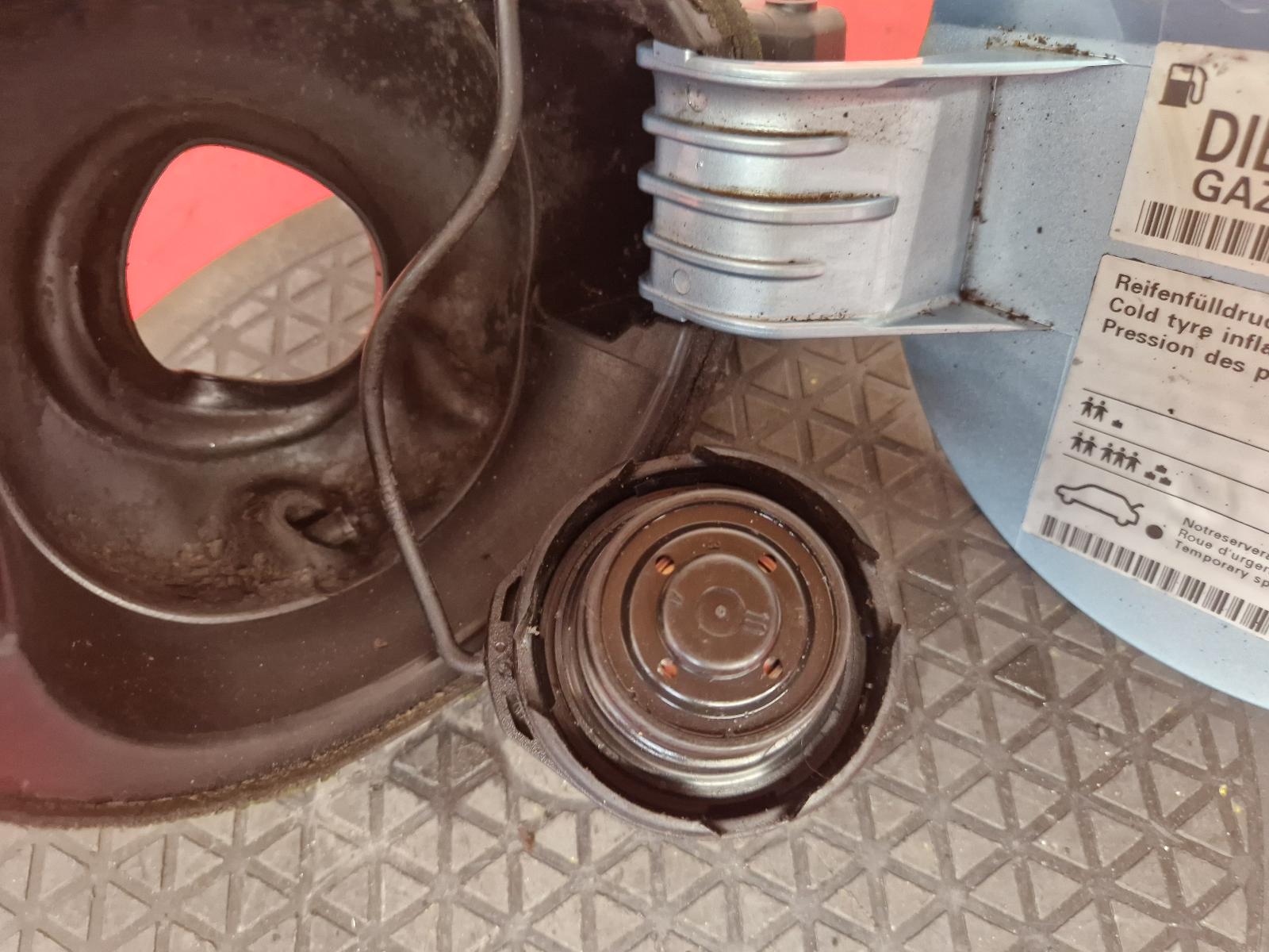 Fuel Filler Flap Golf Volkswagen 2010 