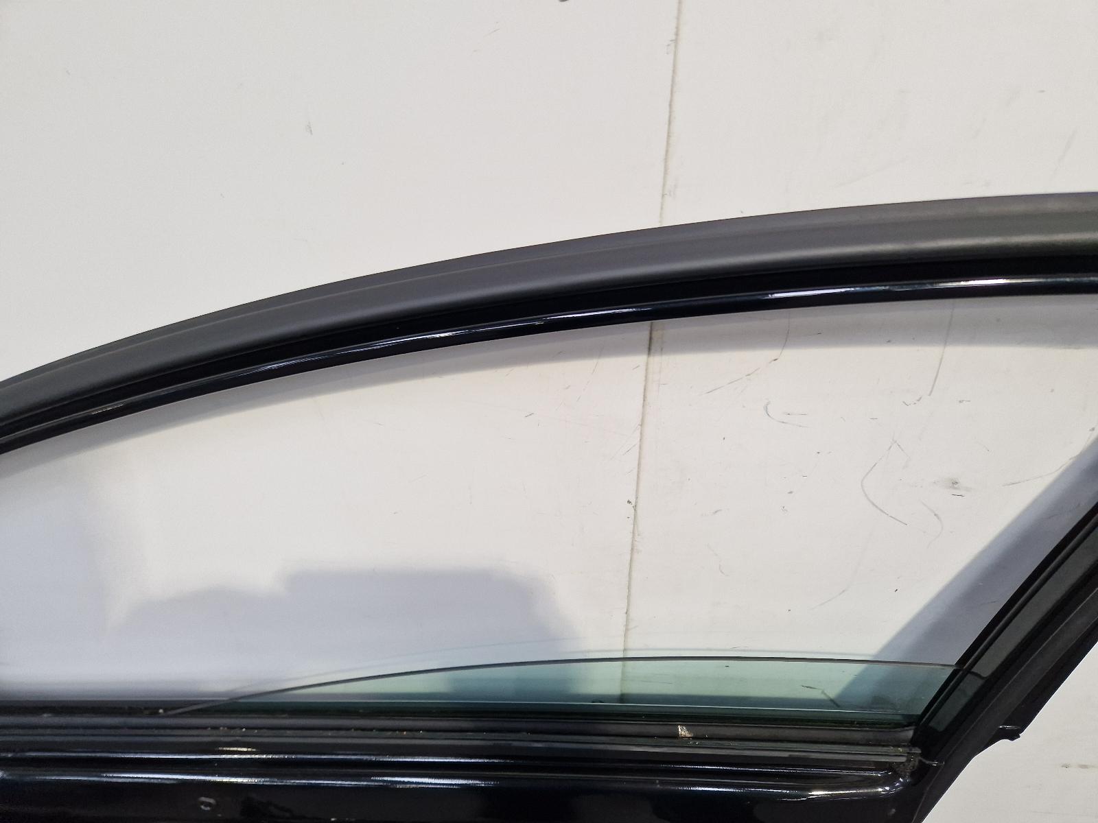 R Front Door Fiesta Ford 2010