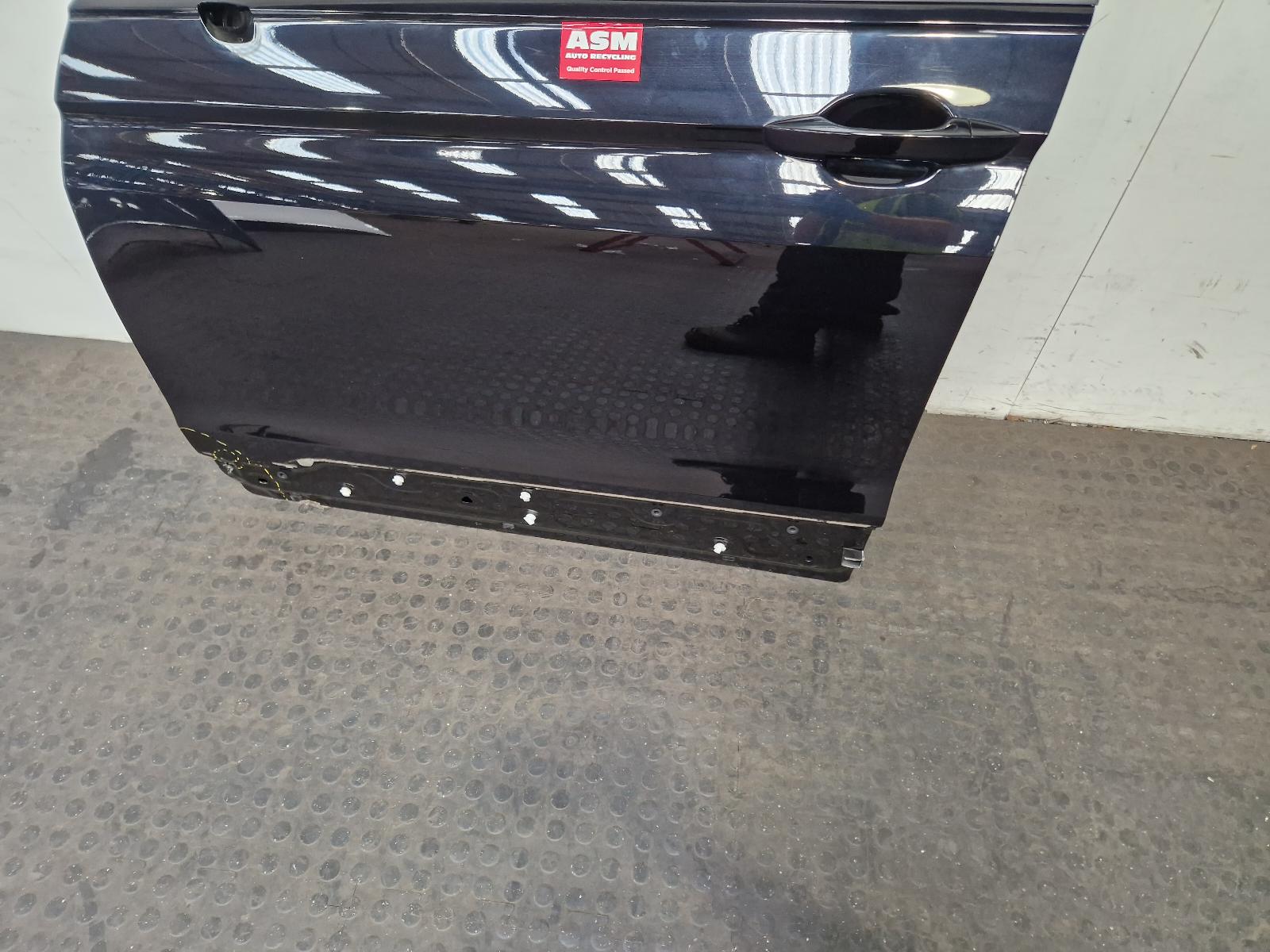 L Front Door Tiguan Volkswagen 2021