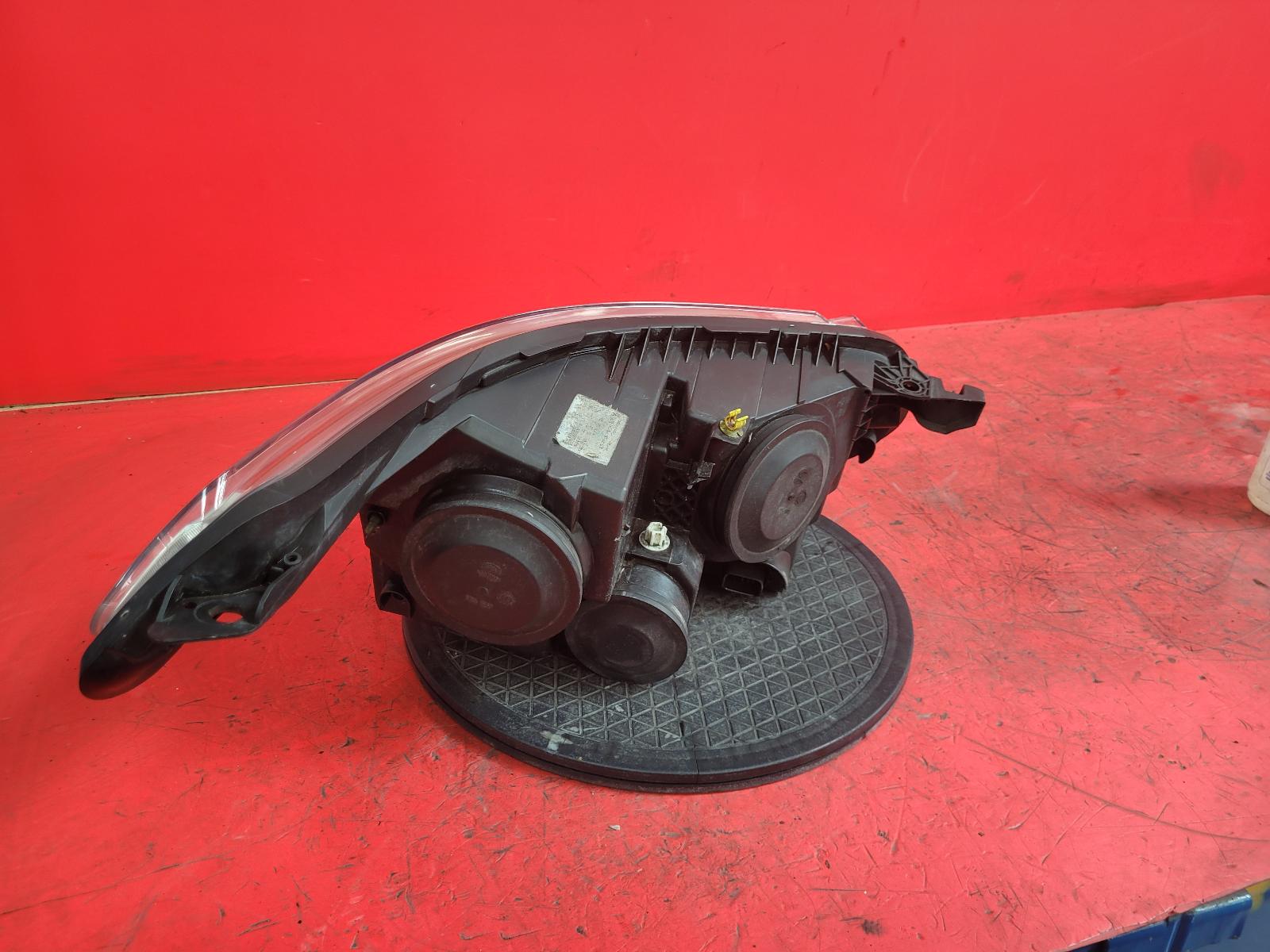 L Headlamp C3 Picasso Citroen 2012