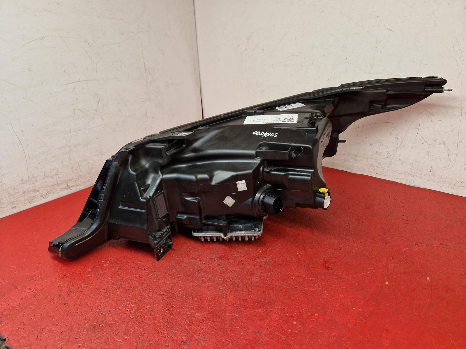 R Headlamp Range Rover Sport Land Rover 2019