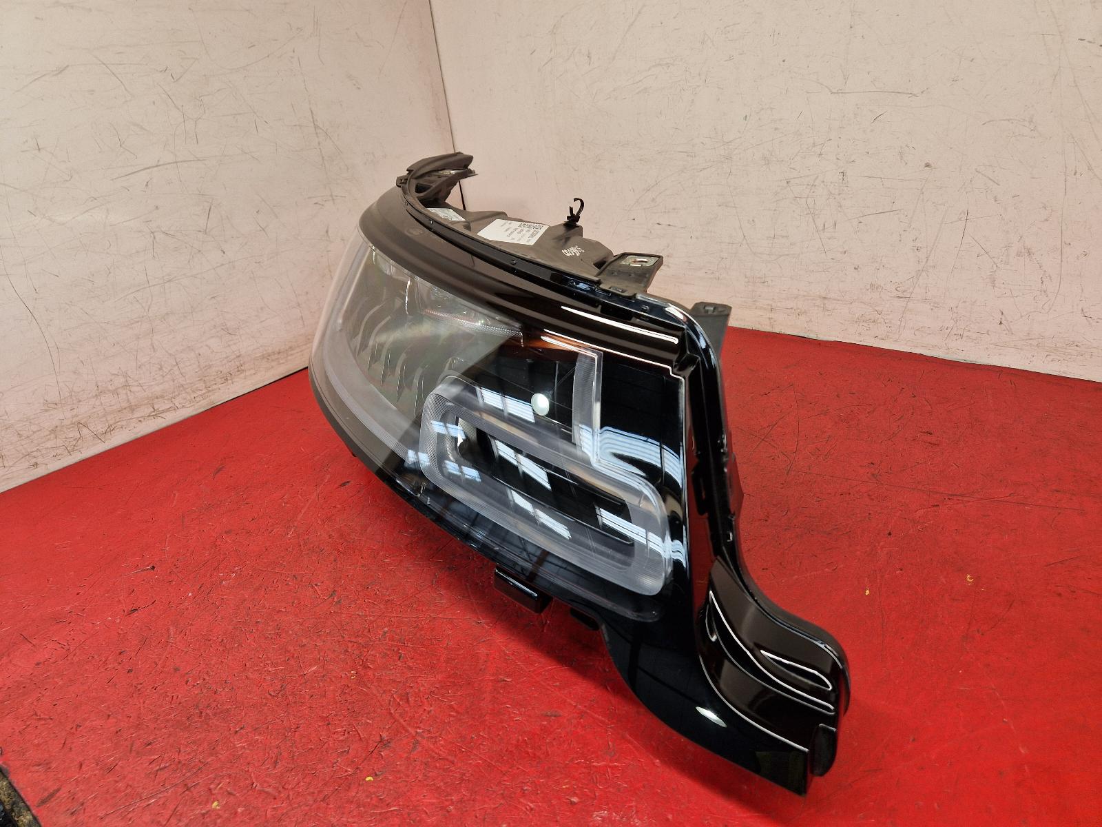 R Headlamp Range Rover Sport Land Rover 2019