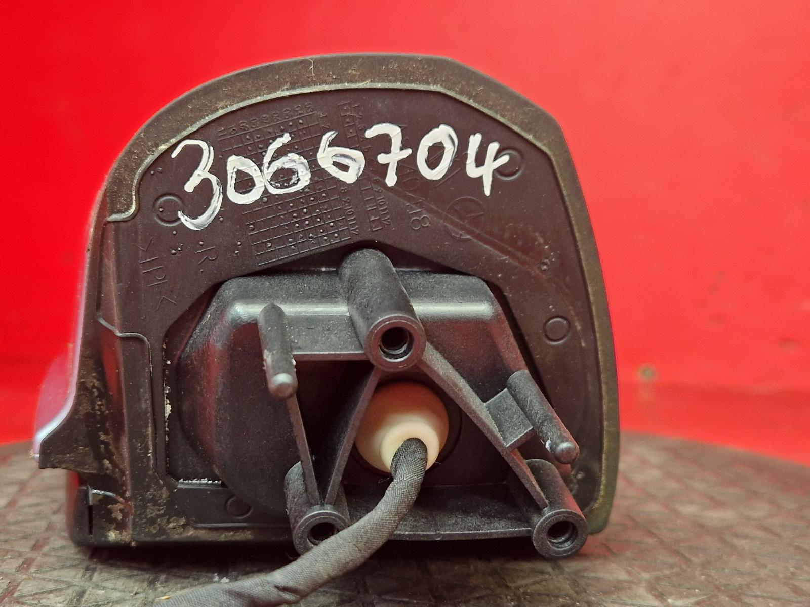 R Door Mirror B Class Mercedes 2007 