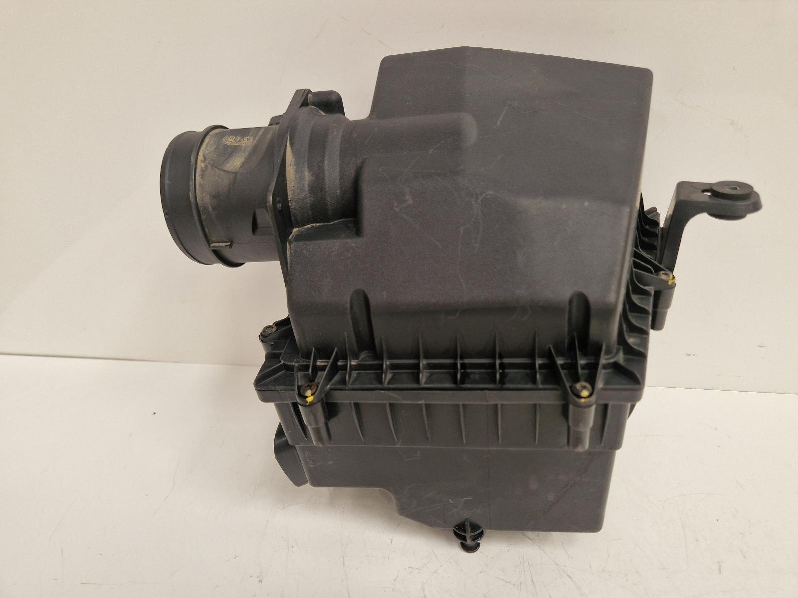 View Auto part Air Cleaner/Box Land Rover Range Rover Velar 2020
