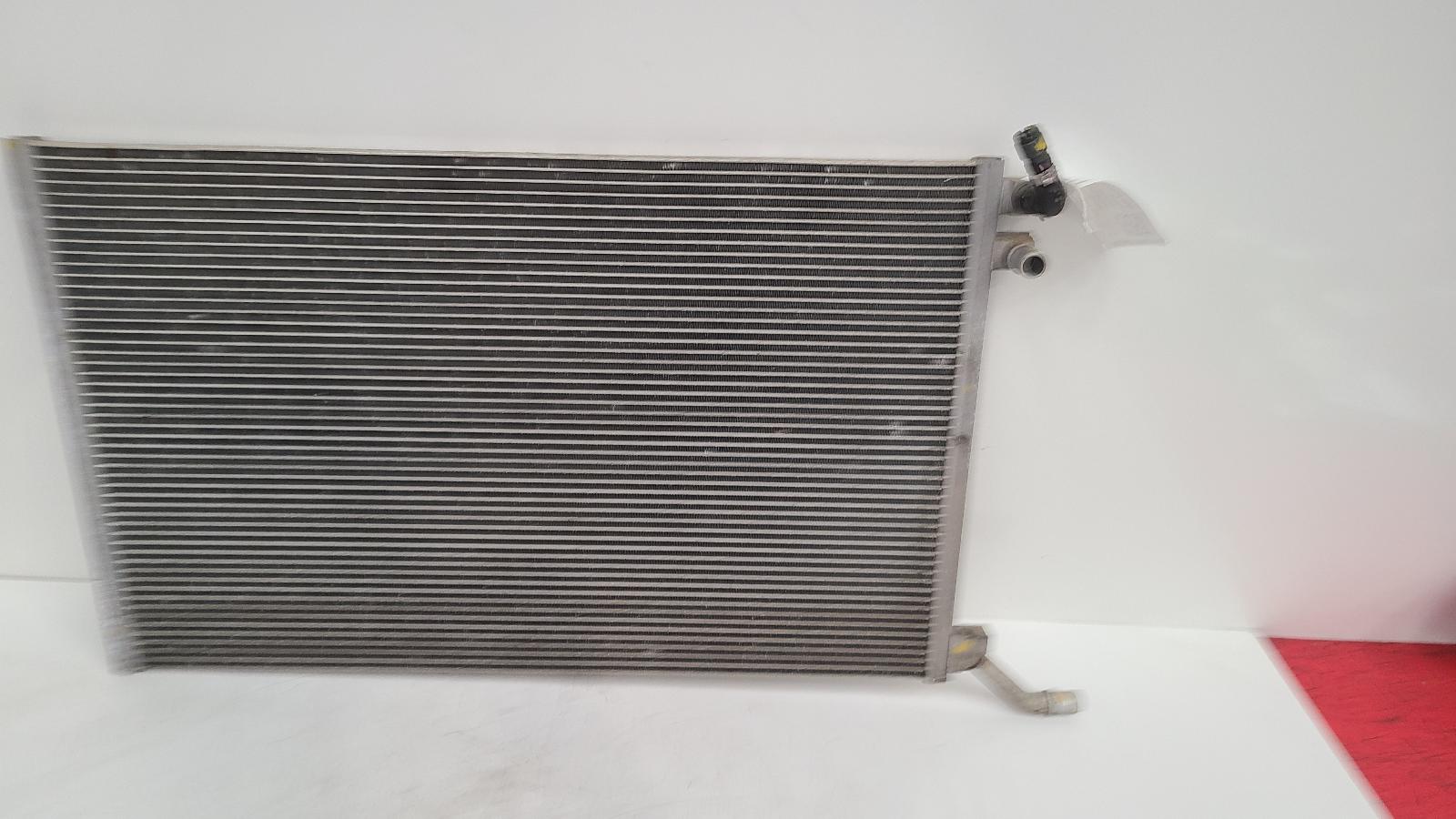 View Auto part Radiator Land Rover Range Rover Velar 2020