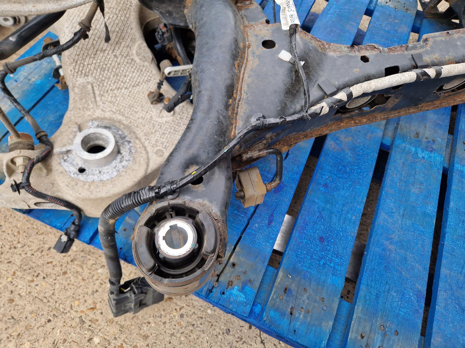 2019 Land Rover Range Rover Velar Rear Axle Assembly View Auto part Rear Axle Assembly Land Rover Range Rover Velar 2019