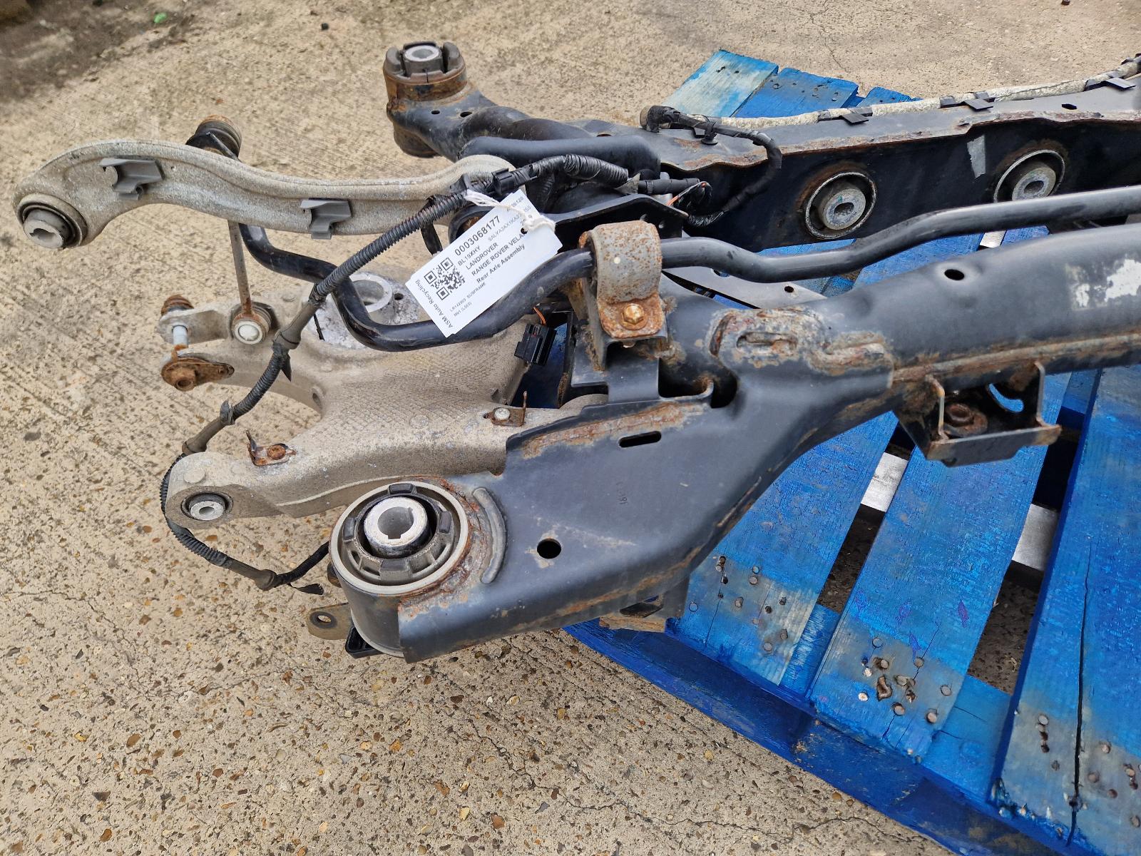2019 Land Rover Range Rover Velar Rear Axle Assembly View Auto part Rear Axle Assembly Land Rover Range Rover Velar 2019