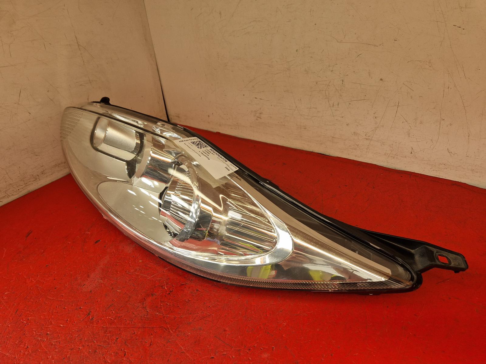 L Headlamp Fiesta Ford 2009