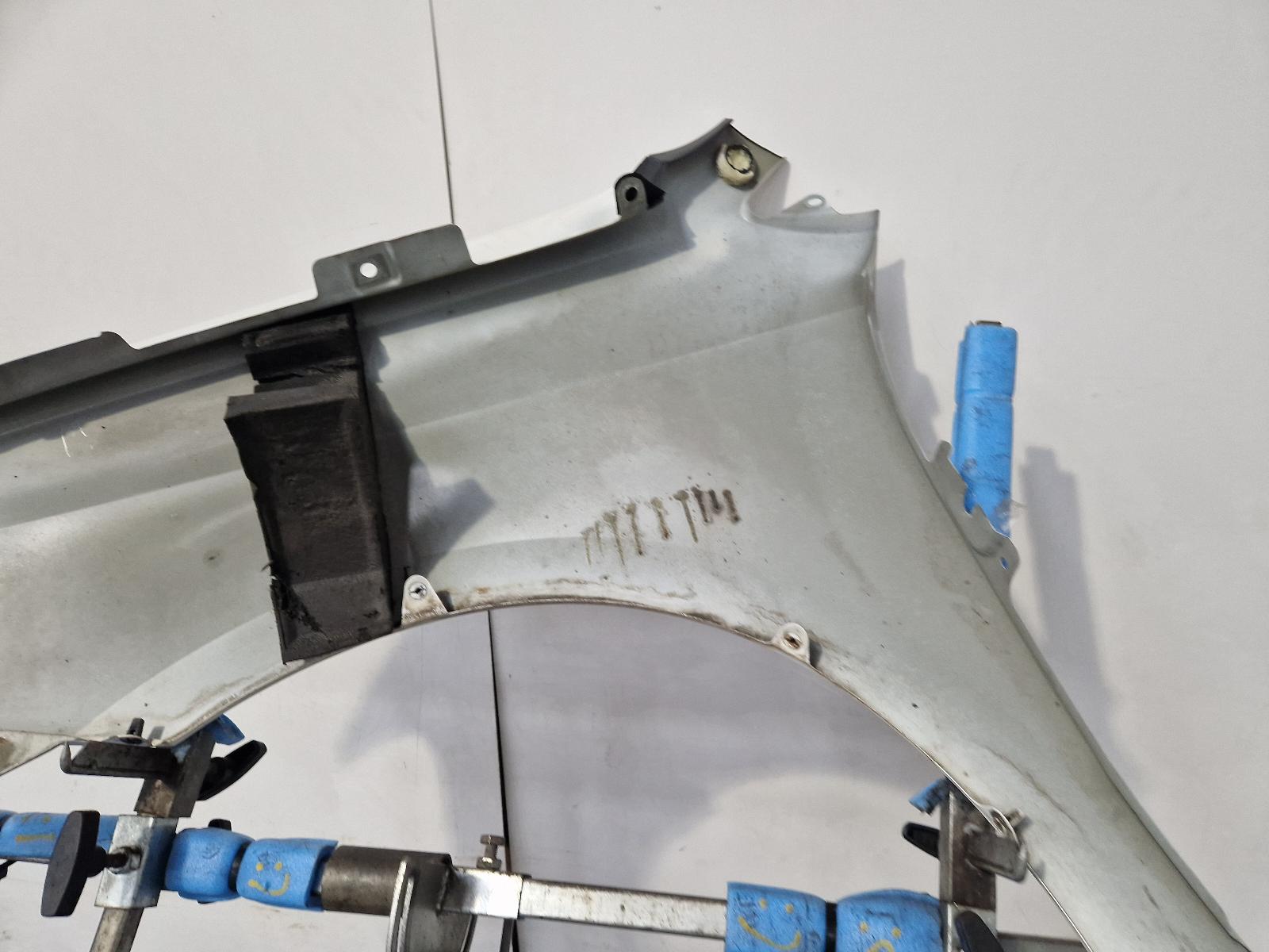 R Wing Polo Volkswagen 2010