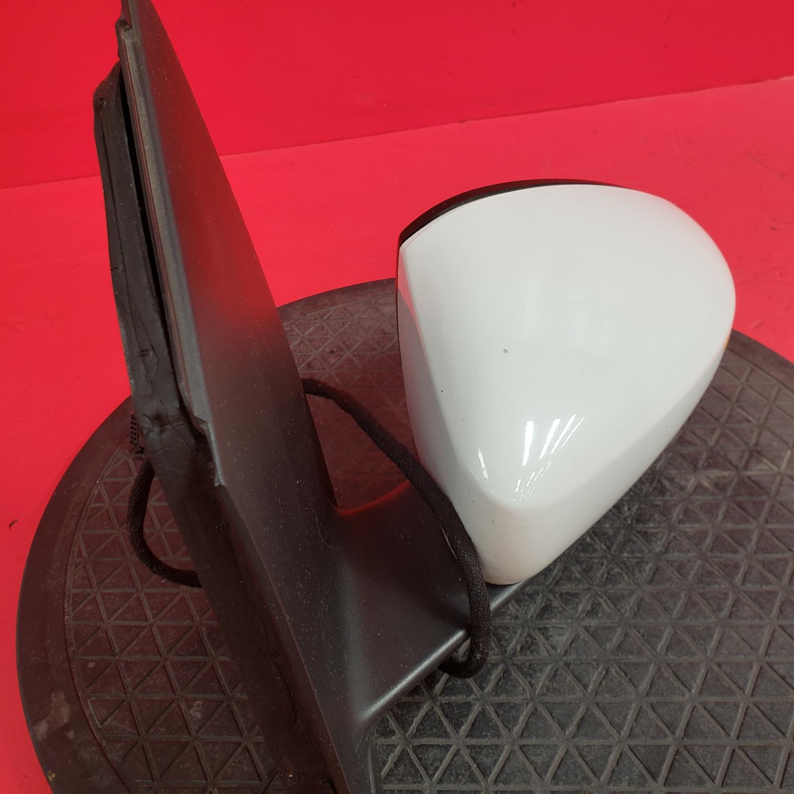 L Door Mirror Polo Volkswagen 2010