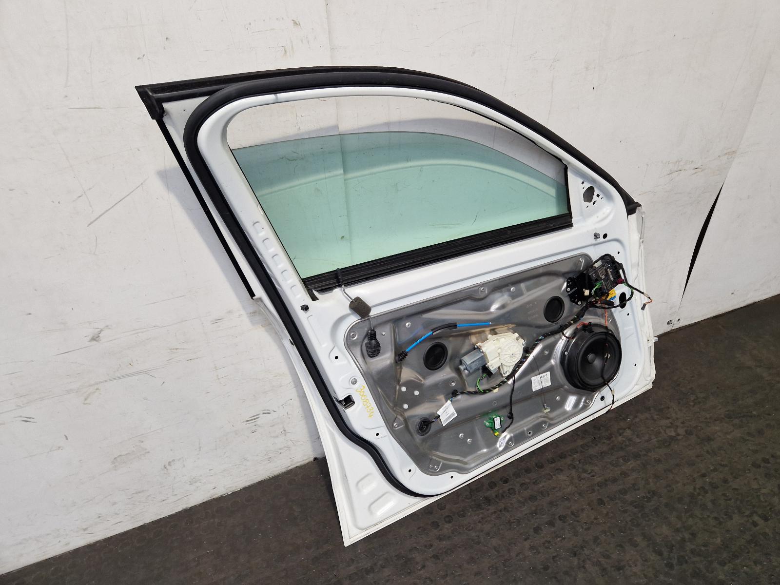 L Front Door E Class Mercedes 2015