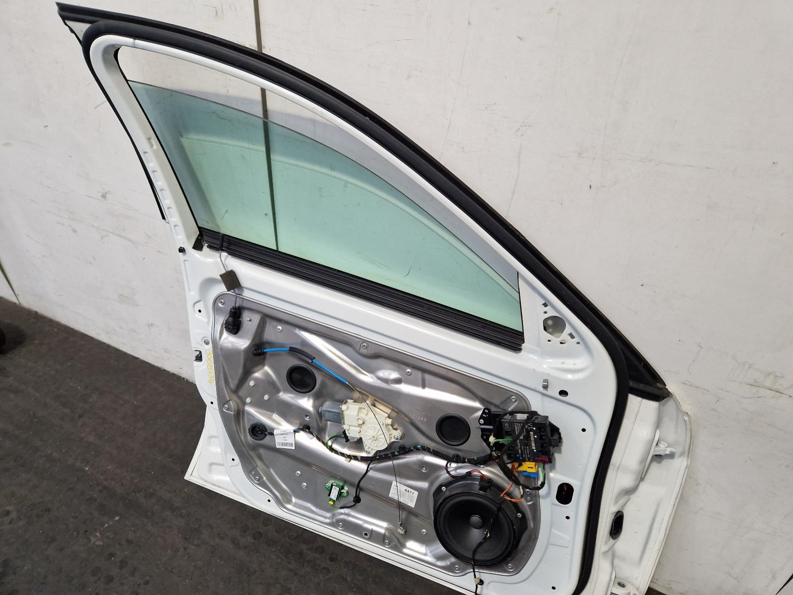 L Front Door E Class Mercedes 2015 